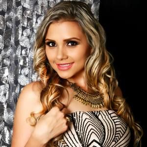 Meet your Posher, Carolina